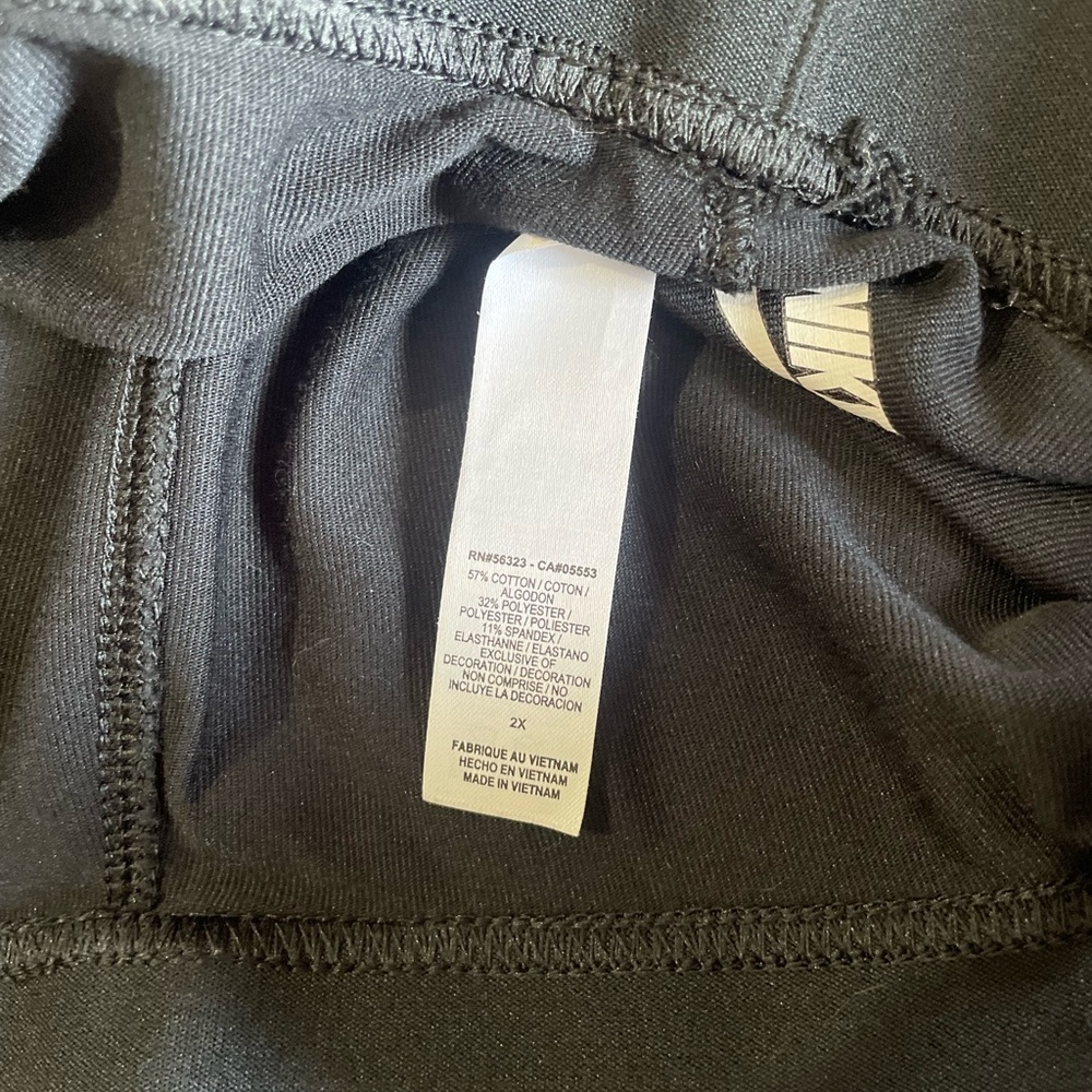 Nike Women’s Black and White Logo Leggings - Picture 2 of 2